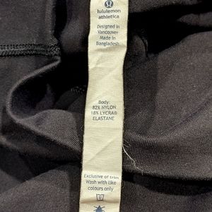 Women's Lululemon black leggings size 6